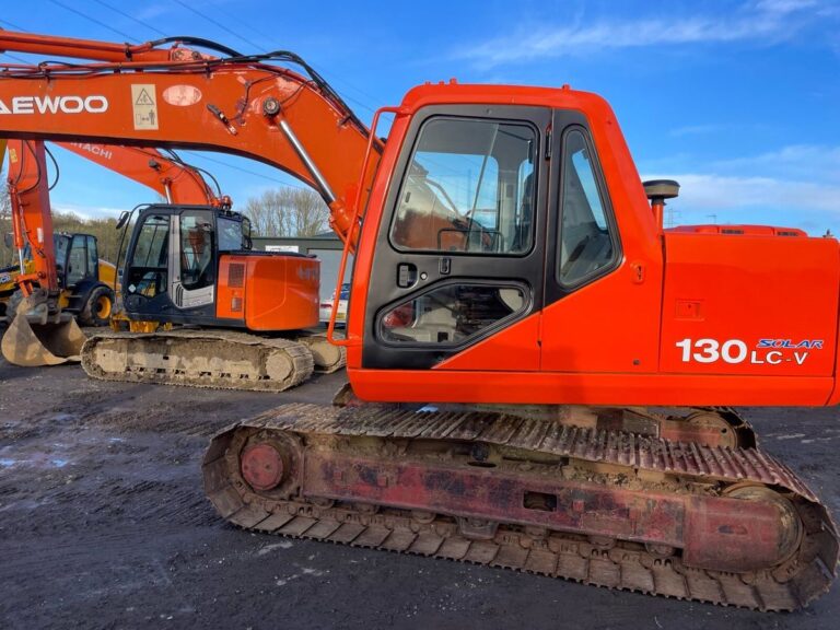 1999 Daewoo 130 Solar Excavator