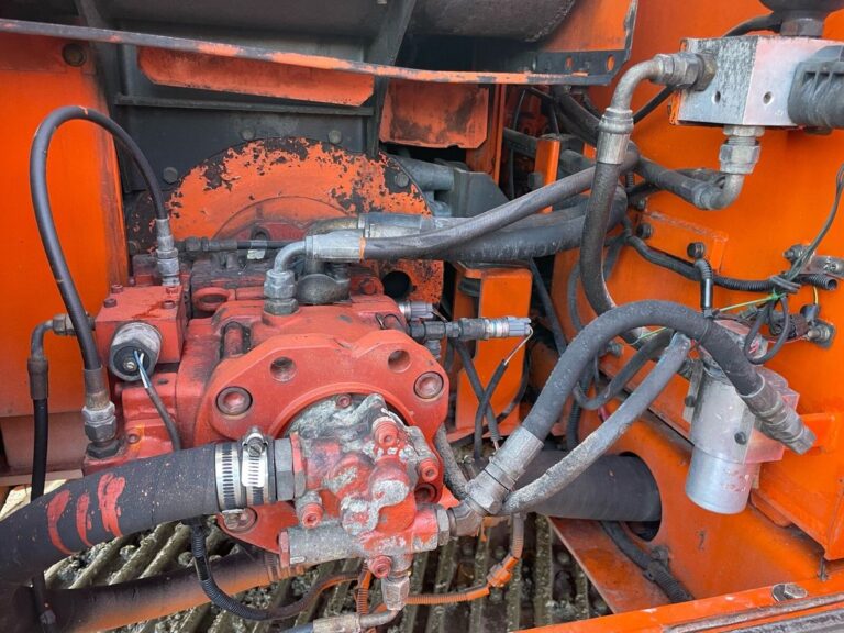 1999 Daewoo 130 Solar Excavator